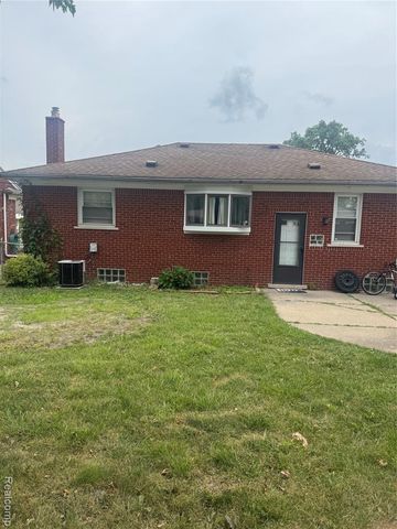 21810 Schroeder Avenue, Eastpointe, MI 48021