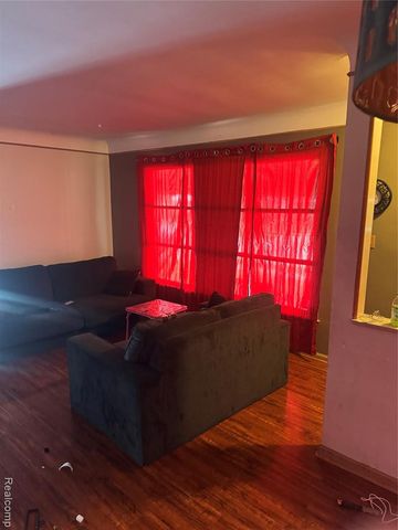 21810 Schroeder Avenue, Eastpointe, MI 48021