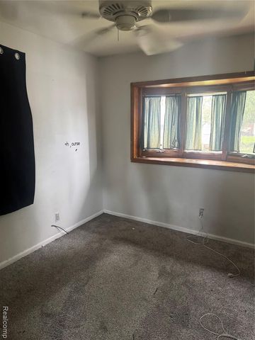 21810 Schroeder Avenue, Eastpointe, MI 48021