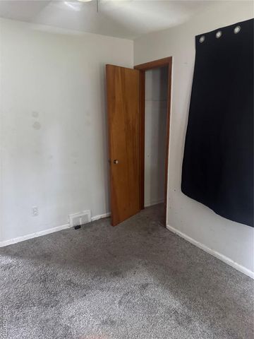21810 Schroeder Avenue, Eastpointe, MI 48021