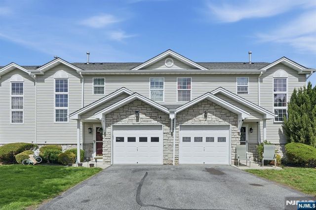 4 Mulberry Lane, Hamburg, NJ 07419