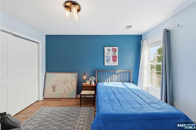 4 Mulberry Lane, Hamburg, NJ 07419