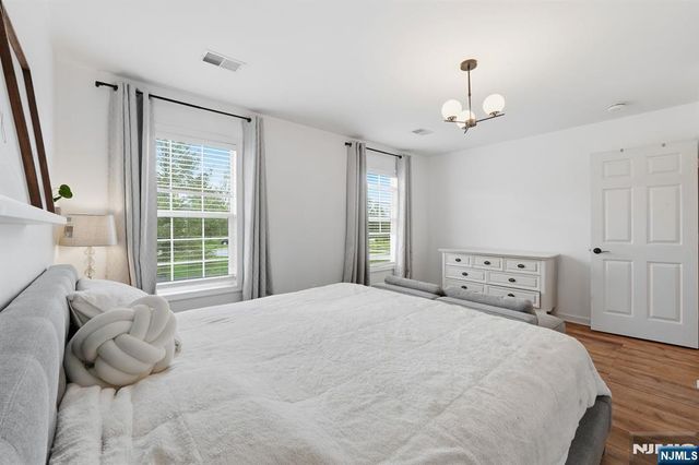 4 Mulberry Lane, Hamburg, NJ 07419