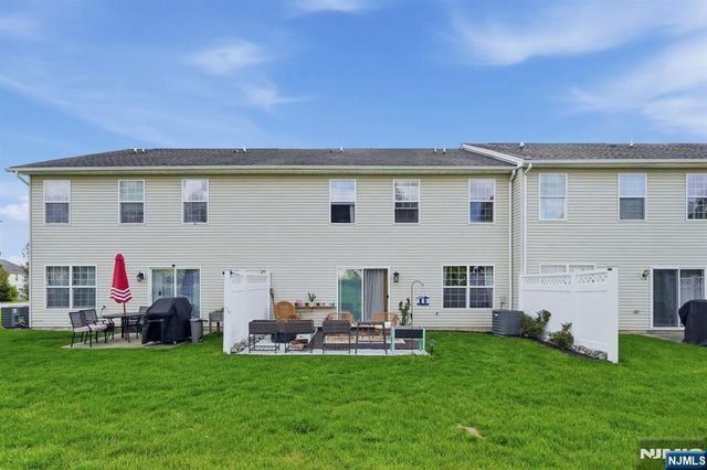 4 Mulberry Lane, Hamburg, NJ 07419