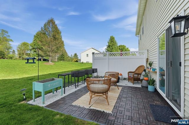 4 Mulberry Lane, Hamburg, NJ 07419
