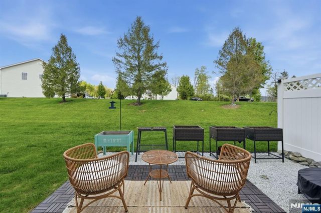 4 Mulberry Lane, Hamburg, NJ 07419