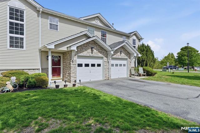 4 Mulberry Lane, Hamburg, NJ 07419
