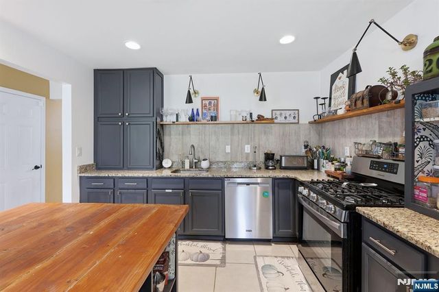 4 Mulberry Lane, Hamburg, NJ 07419