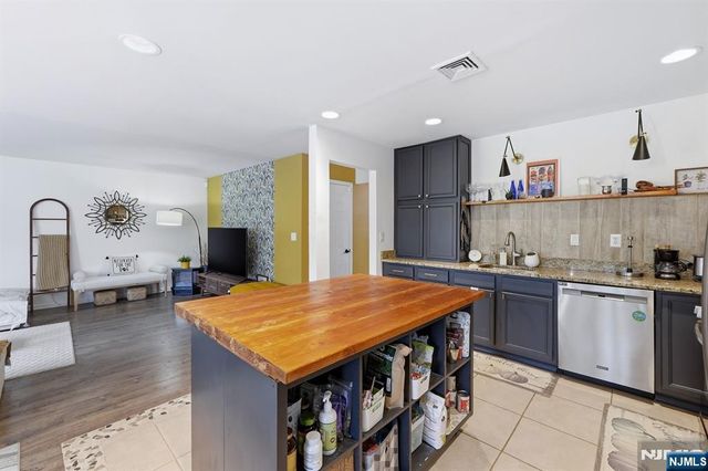 4 Mulberry Lane, Hamburg, NJ 07419