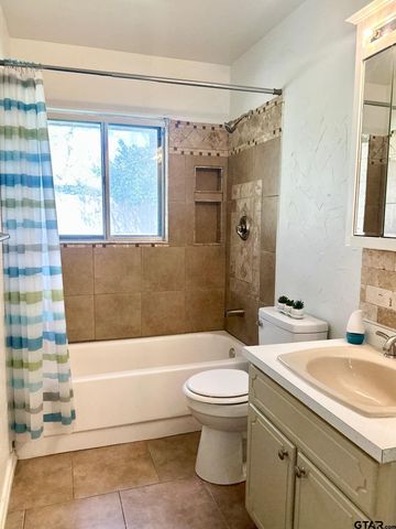 2412 Devine St, Tyler, TX 75701