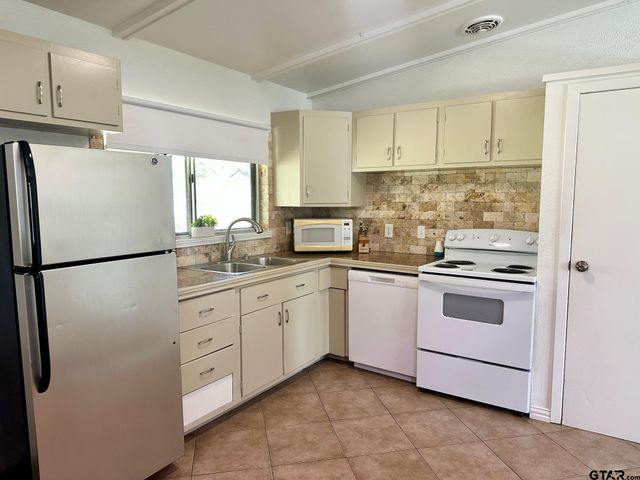 2412 Devine St, Tyler, TX 75701