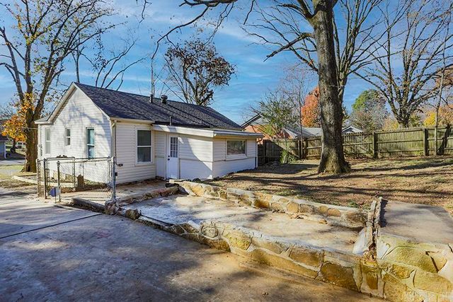 1701 Parkway Drive, North Little Rock, AR 72118