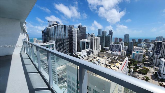 185 SW 7th St 3814, Miami, FL 33130