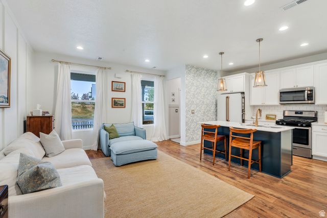 6221 W SOUTH JORDAN PKWY, South Jordan, UT 84009