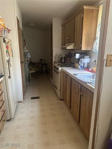 2141 West Basin Avenue, Pahrump, NV 89060