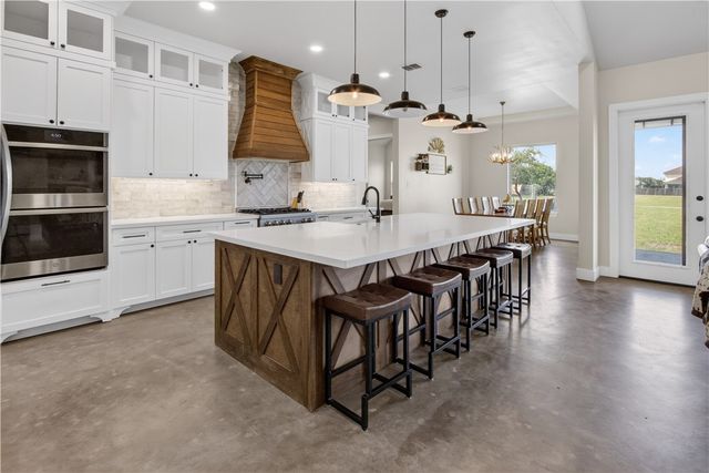 1056 Glenoak Dr, Corpus Christi, TX 78418