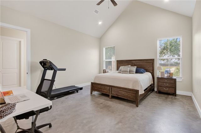 1056 Glenoak Dr, Corpus Christi, TX 78418