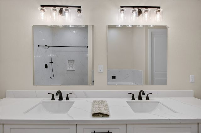 1056 Glenoak Dr, Corpus Christi, TX 78418