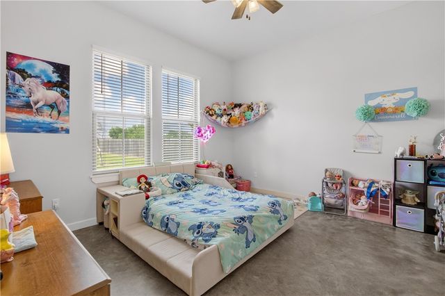 1056 Glenoak Dr, Corpus Christi, TX 78418