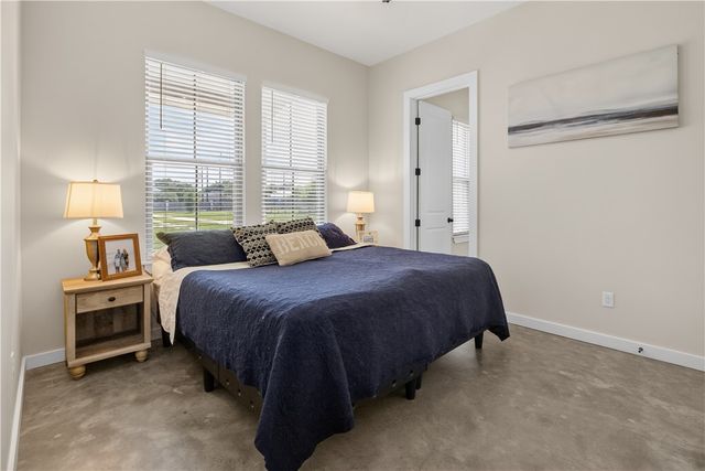 1056 Glenoak Dr, Corpus Christi, TX 78418