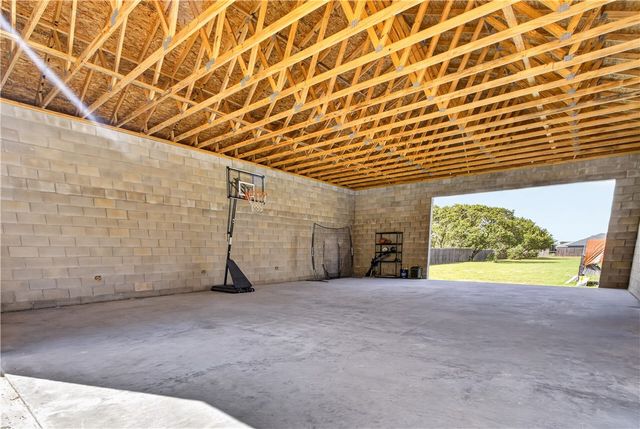 1056 Glenoak Dr, Corpus Christi, TX 78418
