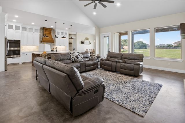 1056 Glenoak Dr, Corpus Christi, TX 78418