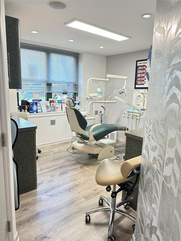 210 Atlantic Avenue AA3, Lynbrook, NY 11563