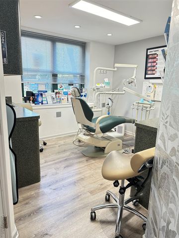 210 Atlantic Avenue AA3, Lynbrook, NY 11563