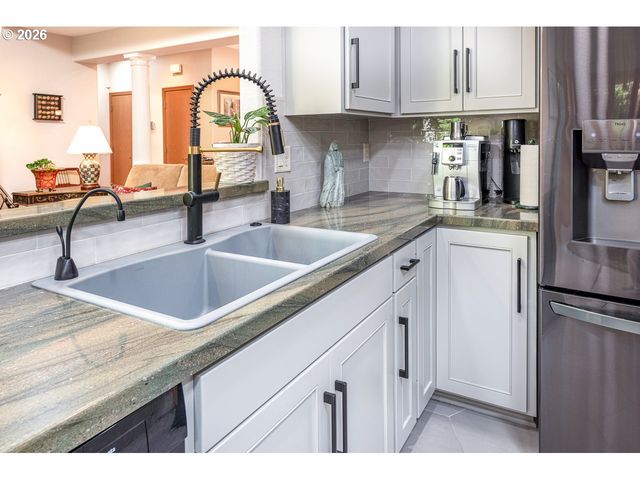 3381 ROSEMONT Way, Eugene, OR 97401