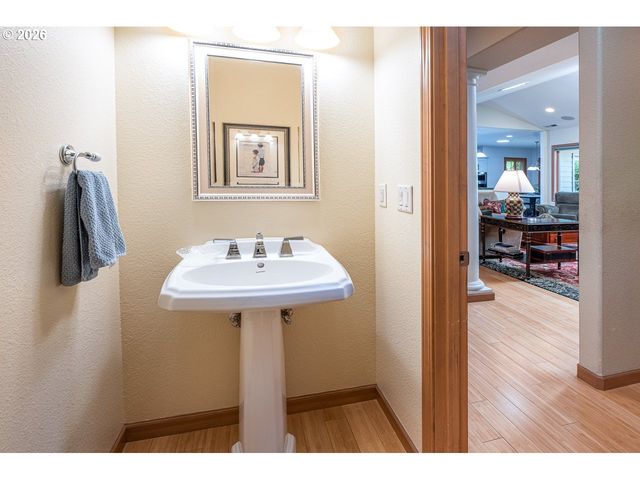 3381 ROSEMONT Way, Eugene, OR 97401