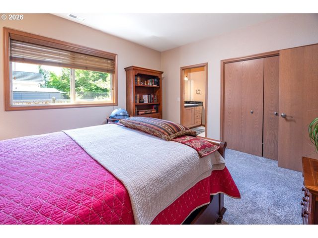 3381 ROSEMONT Way, Eugene, OR 97401