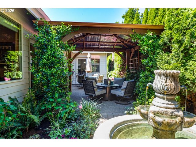 3381 ROSEMONT Way, Eugene, OR 97401