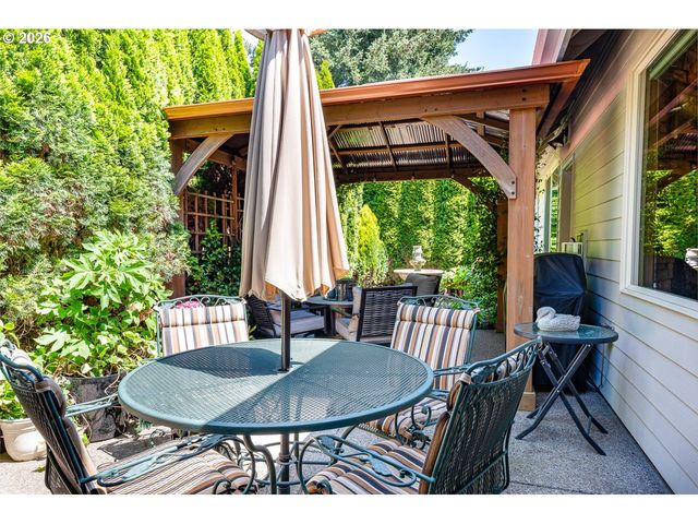 3381 ROSEMONT Way, Eugene, OR 97401