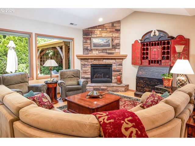 3381 ROSEMONT Way, Eugene, OR 97401