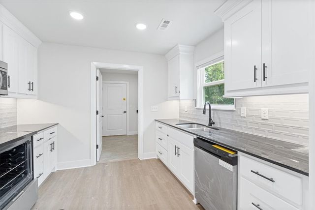 8 Copinsay Lane, Bella Vista, AR 72715