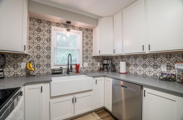 163 Grange Hall Road 163 Grange Hall Road, Beavercreek, OH 45430