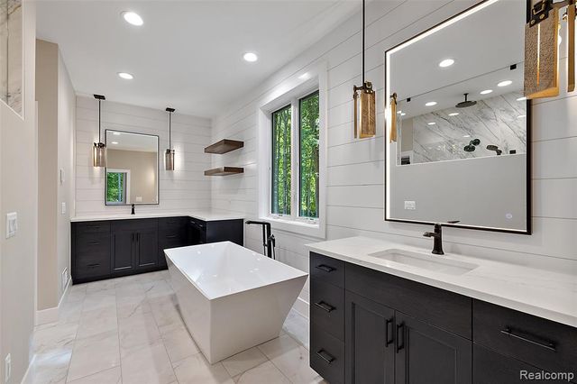 2280 Heidi Drive, Oxford, MI 48370
