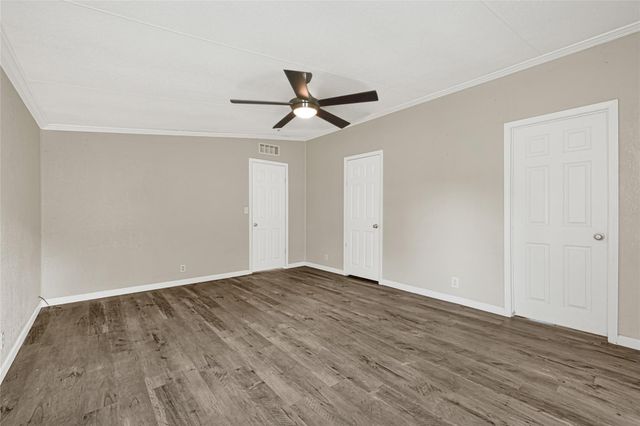 9586 Darkwood Street, Willis, TX 77318