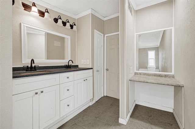 9586 Darkwood Street, Willis, TX 77318
