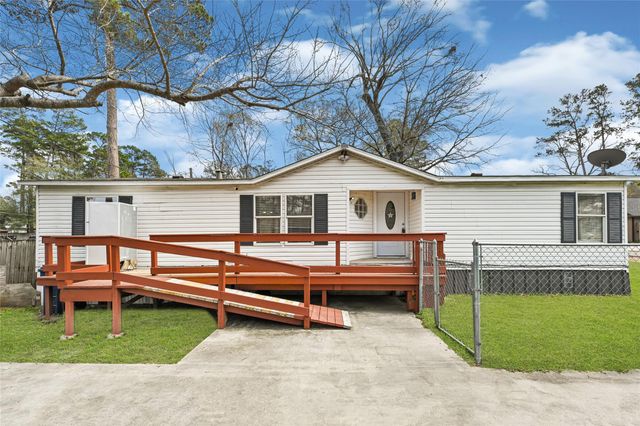 9586 Darkwood Street, Willis, TX 77318