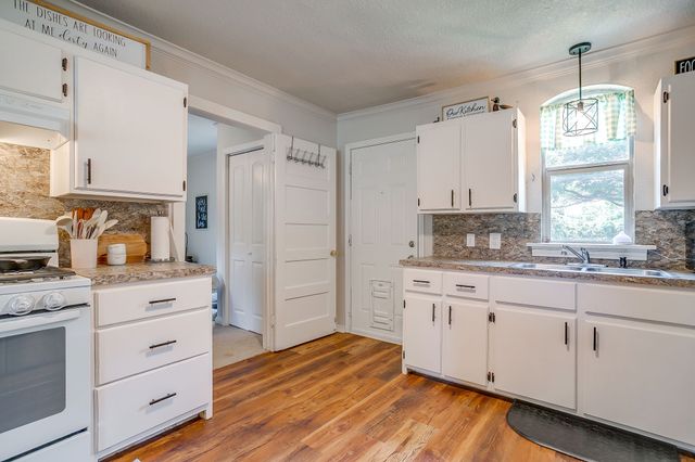 418 E Akard Street, Weatherford, TX 76086