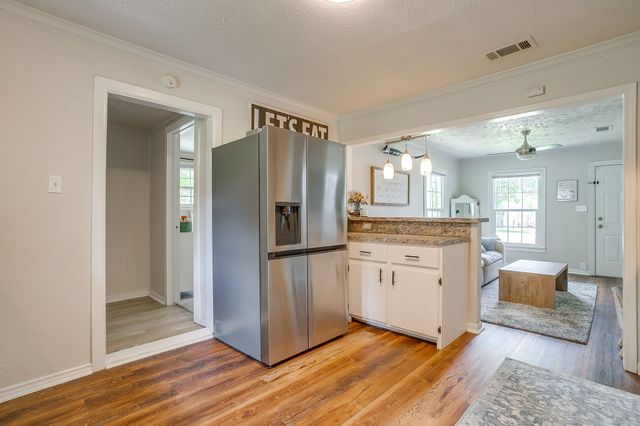418 E Akard Street, Weatherford, TX 76086
