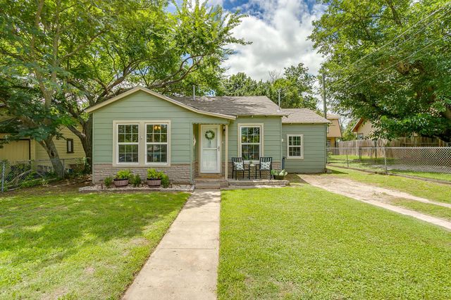 418 E Akard Street, Weatherford, TX 76086