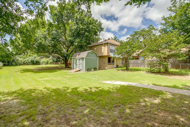 418 E Akard Street, Weatherford, TX 76086