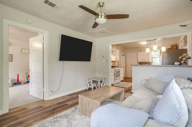 418 E Akard Street, Weatherford, TX 76086