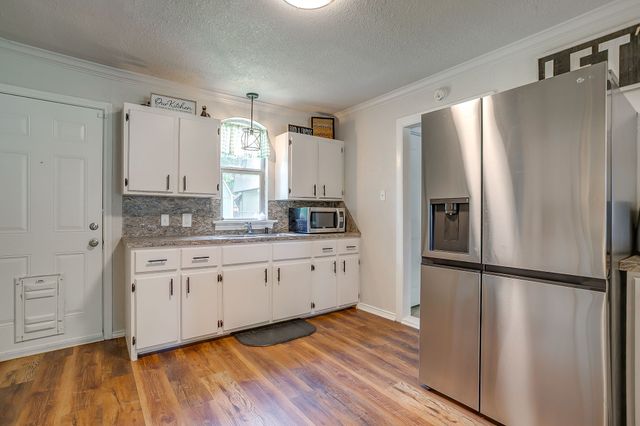 418 E Akard Street, Weatherford, TX 76086