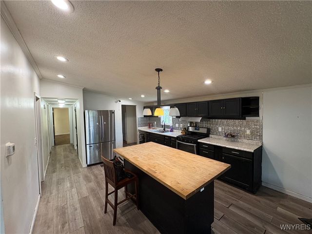 519 Applewood Drive 519, Lockport Town, NY 14094