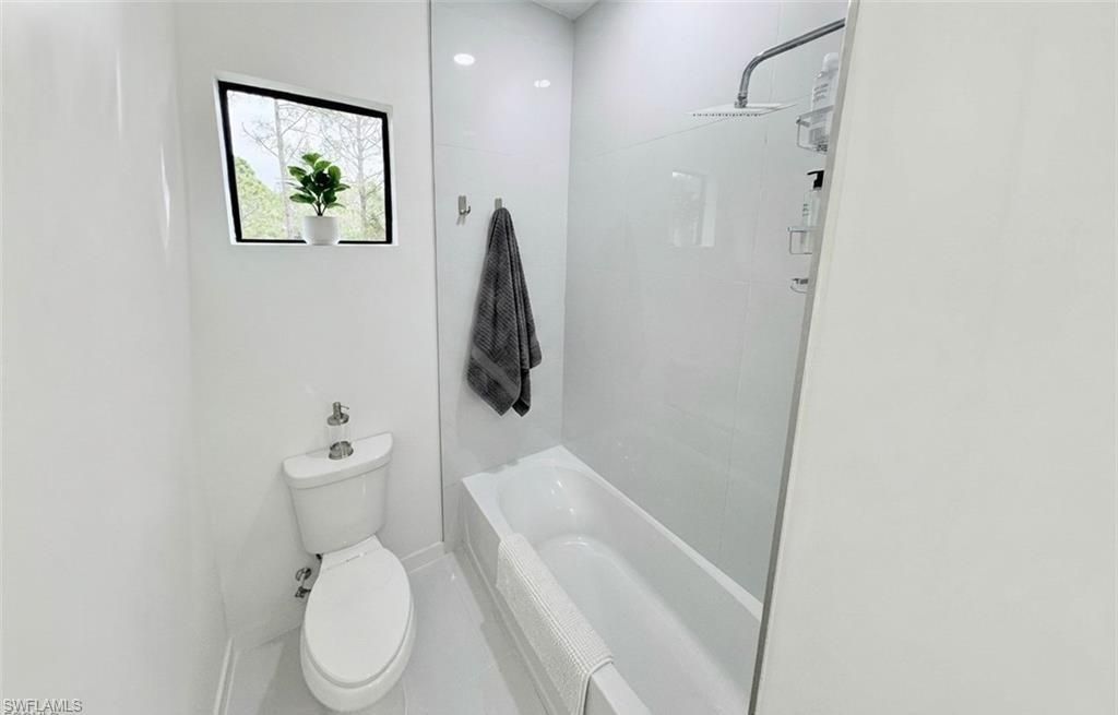 Image 13 of property listing at 2113 NW 41st AVE, Cape Coral, FL 33993