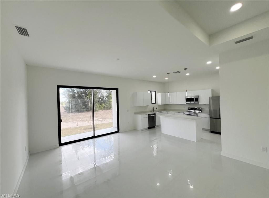 Image 4 of property listing at 2113 NW 41st AVE, Cape Coral, FL 33993