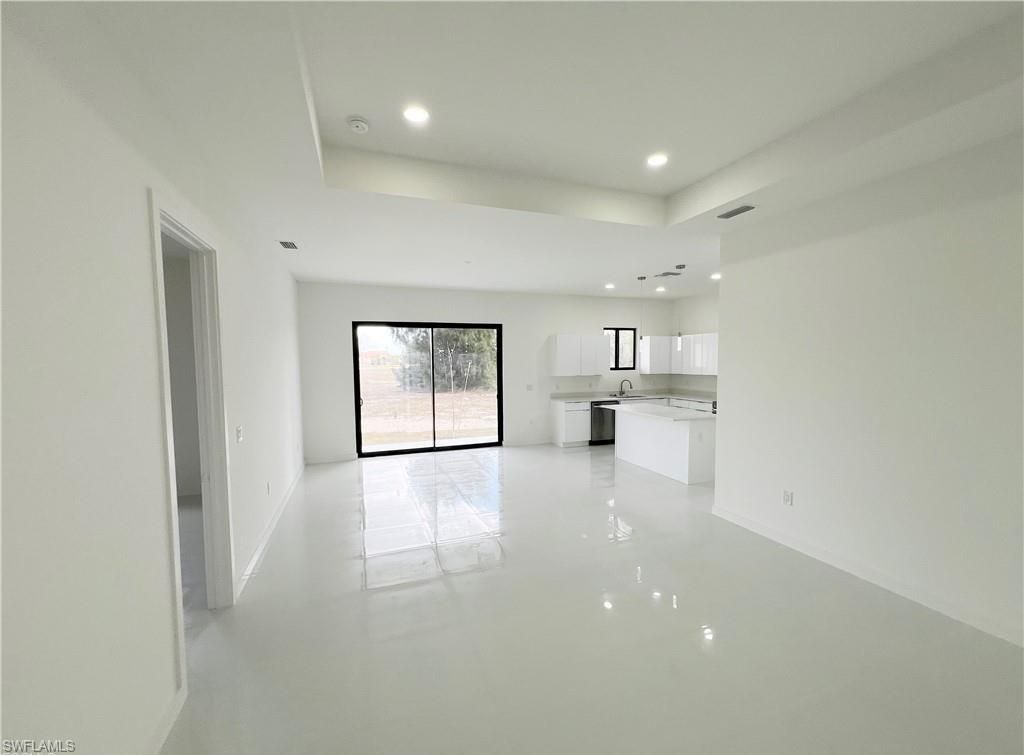 Image 7 of property listing at 2113 NW 41st AVE, Cape Coral, FL 33993